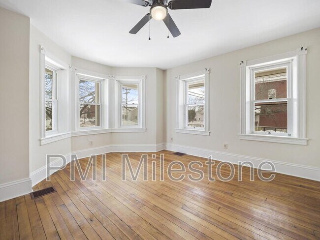 Foto del edificio - 1001 Pope Ave