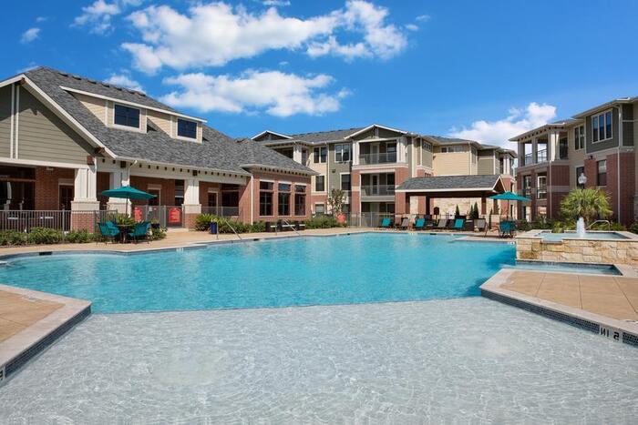 Foto principal - 4900 Windhaven Pkwy