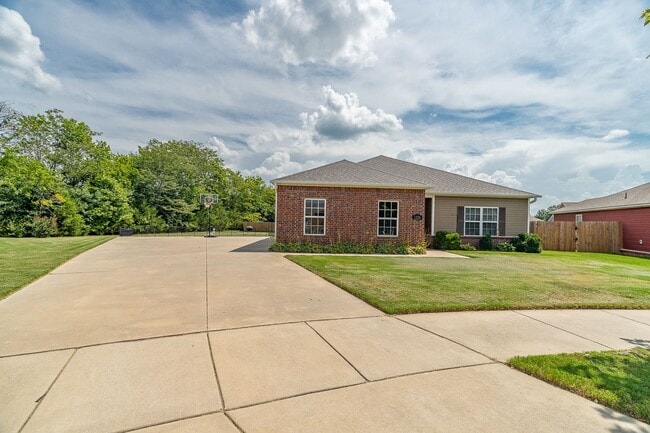 Building Photo - 3 Bedroom West Fay Home w/HUGE Backyard!