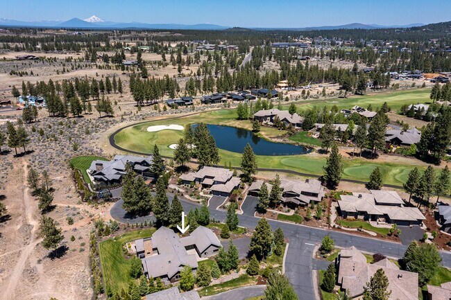 Building Photo - High end home in Broken Top gated community
