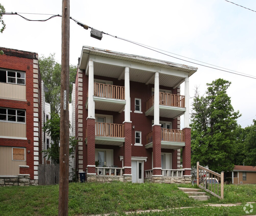 Building Photo - 1418-1420 30th St