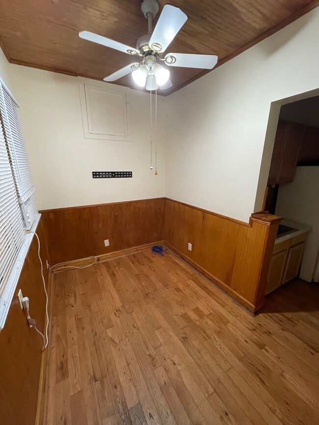 Building Photo - 2136 Park St