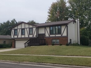 Building Photo - 23 Kenfield Cir