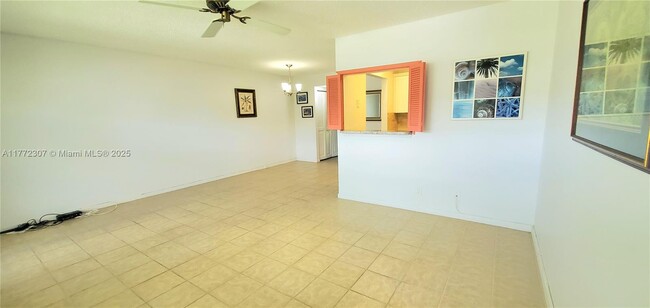 Building Photo - 474 Tilford V