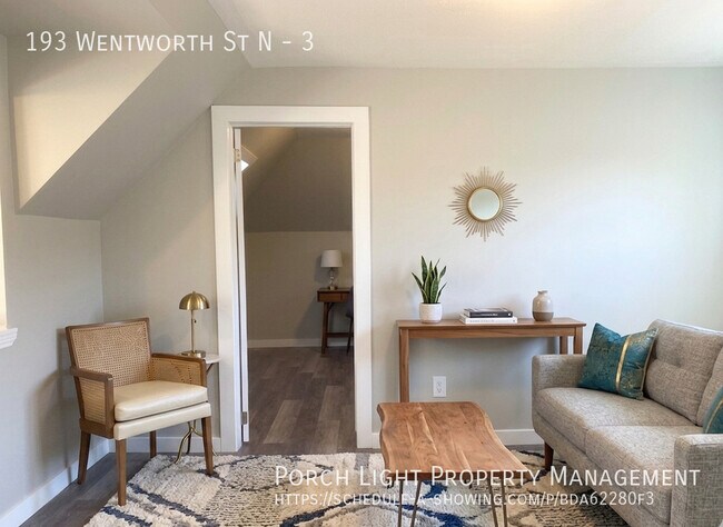 Photo du bâtiment - Great Loft 1 Bedroom with parking for 2