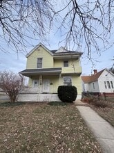 Building Photo - 901 NE Glen Oak Ave