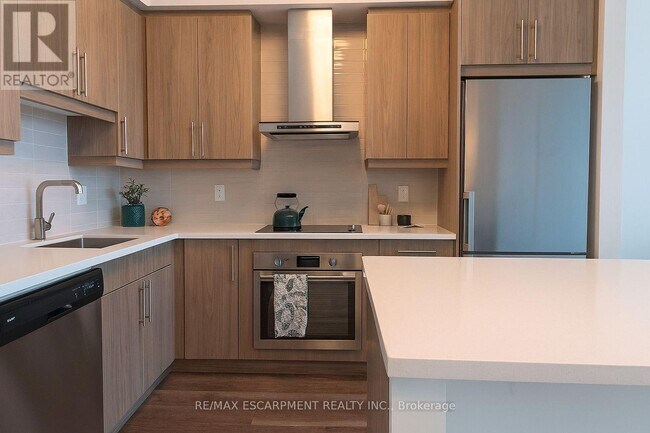 Building Photo - 2087 Fairview St