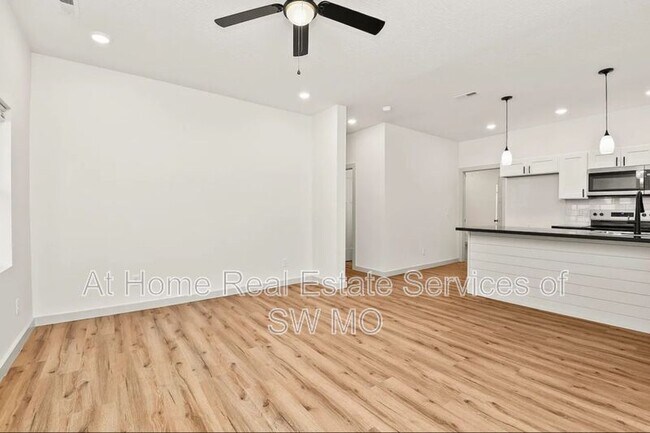 Foto del edificio - 1910 W Thoman St