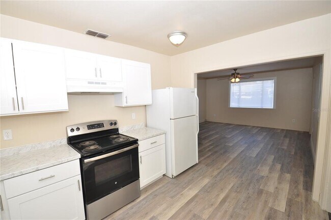 Foto del edificio - 1445 E Stuart St