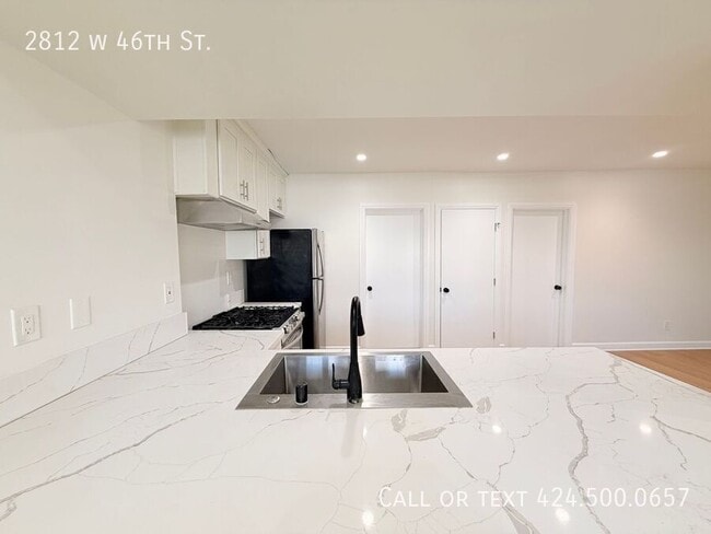 Building Photo - 2812 W 46th St