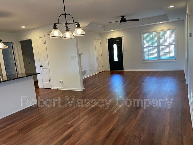 Foto del edificio - 8505 Saurel Dr