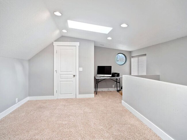 Foto del edificio - 1860 S 800 E