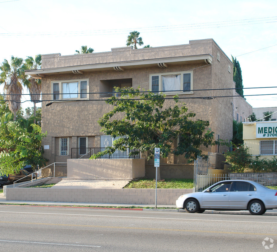 Foto principal - 3700 W Sunset Blvd