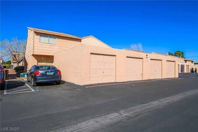 Building Photo - 5127 Greene Ln