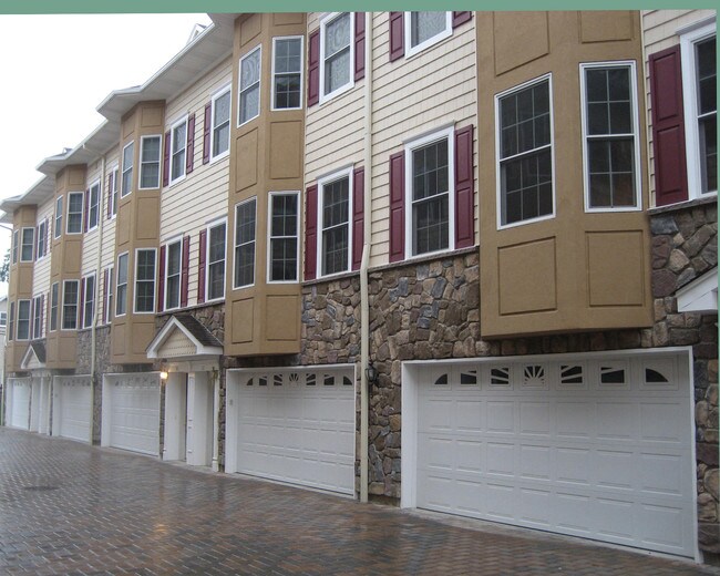330 Maple Ave, Westbury, NY 11590 Townhome Rentals in Westbury NY