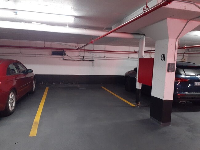 Parking - 66 Falby Crt