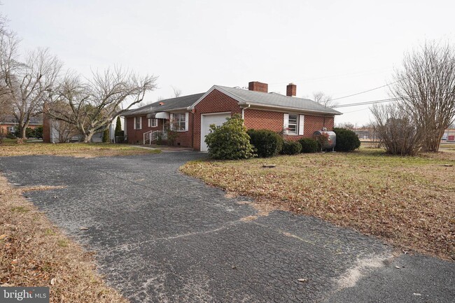 Building Photo - 1300 Emerson Ave