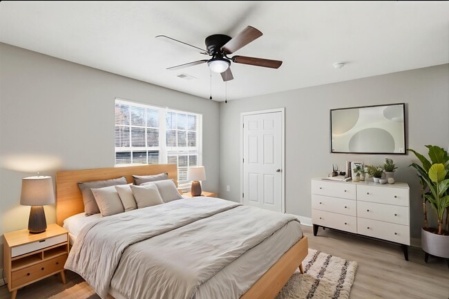 Building Photo - Cottonwood Estates