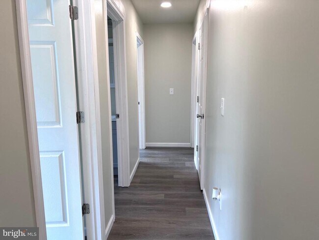 Building Photo - 5609 Toga St