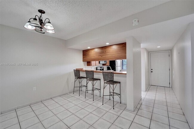 Foto del edificio - 1502 Whitehall Dr