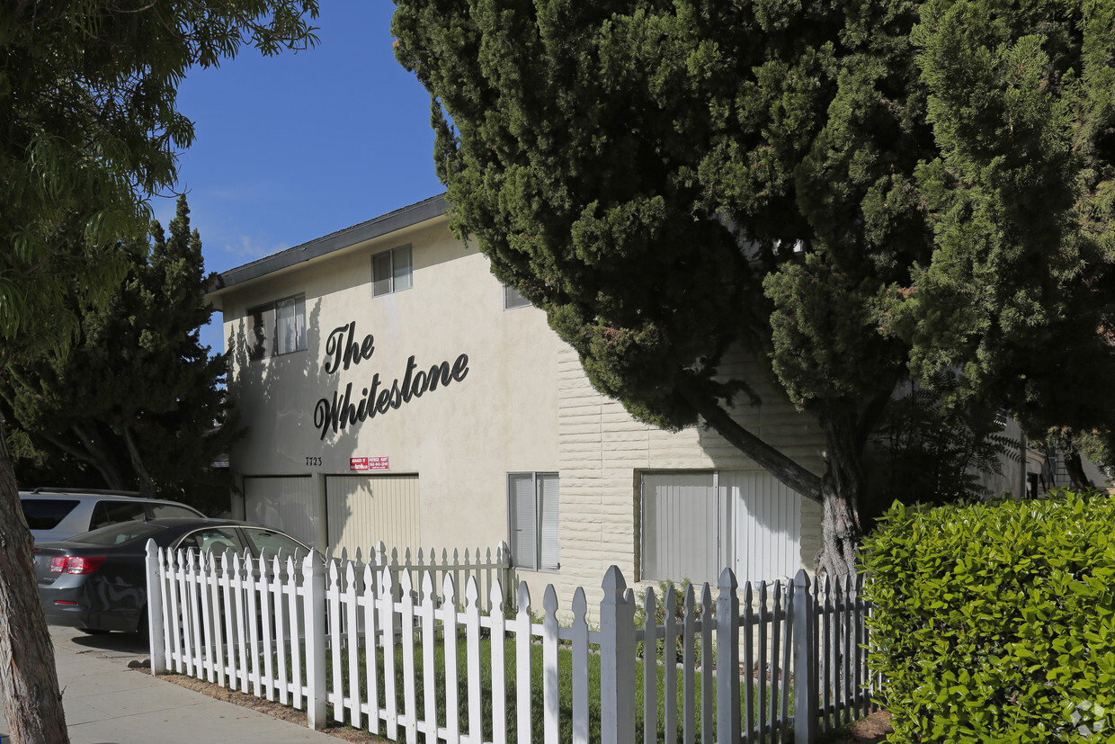 Primary Photo - The Whitestone