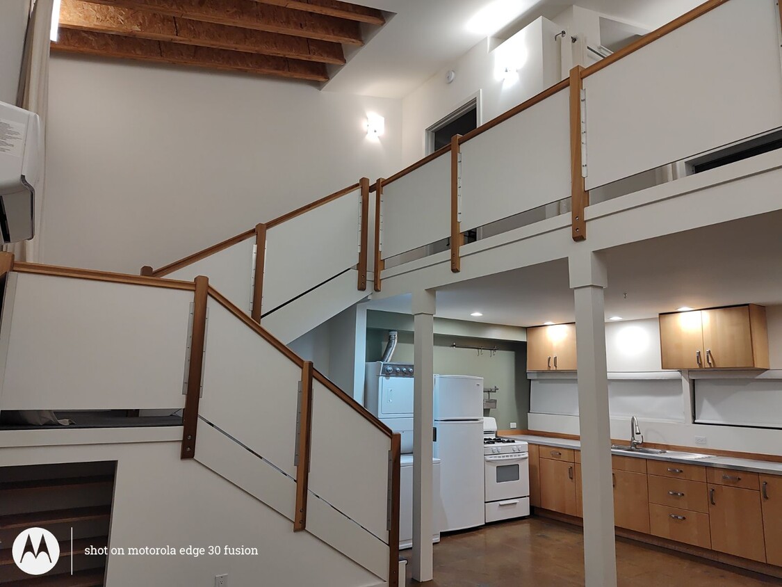 STAIRWAY TO LOFT - 213 N Avenue 63