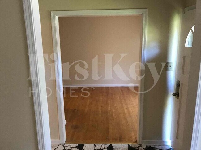 Foto del edificio - 3443 Clarke Rd