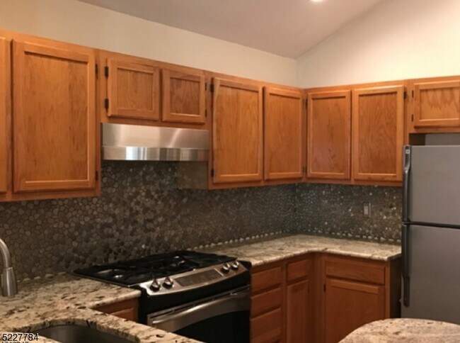 Building Photo - 511 Chatfield Dr
