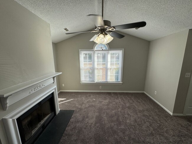 Building Photo - Renovated 3 Bedroom House Near Black Creek...