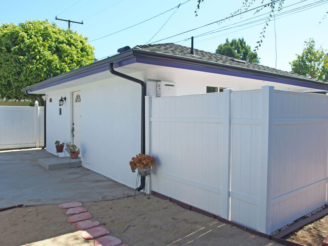 Building Photo - 3941 Brayton Ave