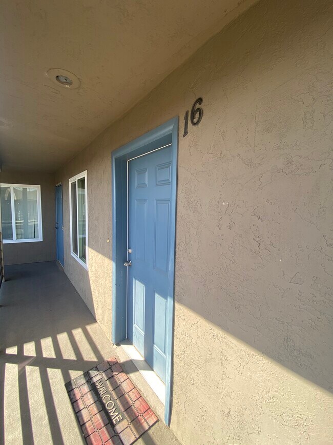 2BED/2BATH - 6520 Kelly St