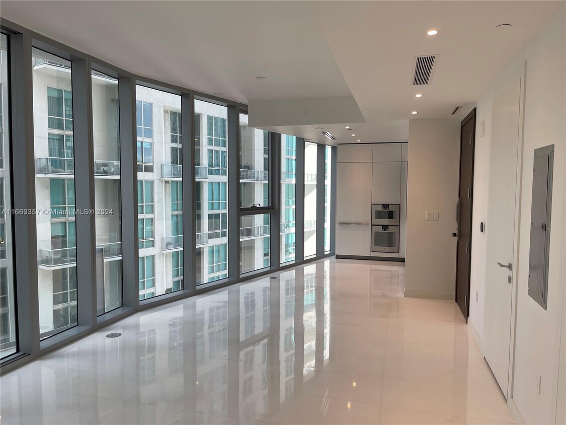 Foto principal - 300 Biscayne Boulevard Way