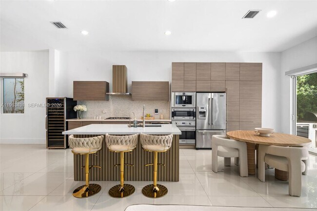 Foto del edificio - 18935 Atlantic Blvd