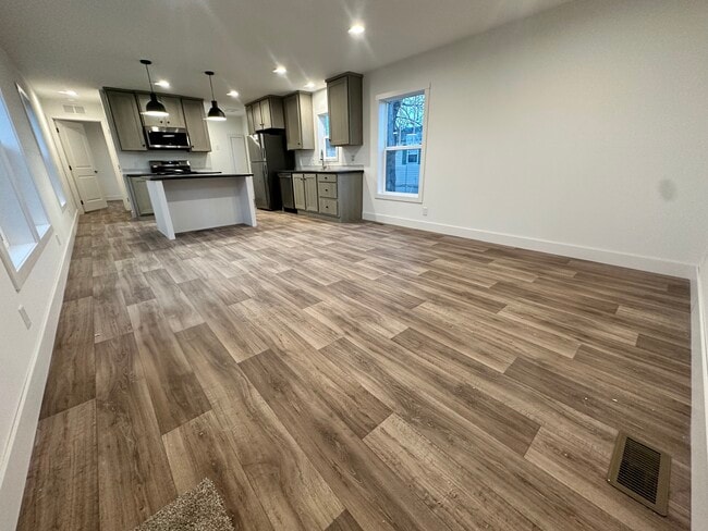 Foto del edificio - 19 Cavalier St N