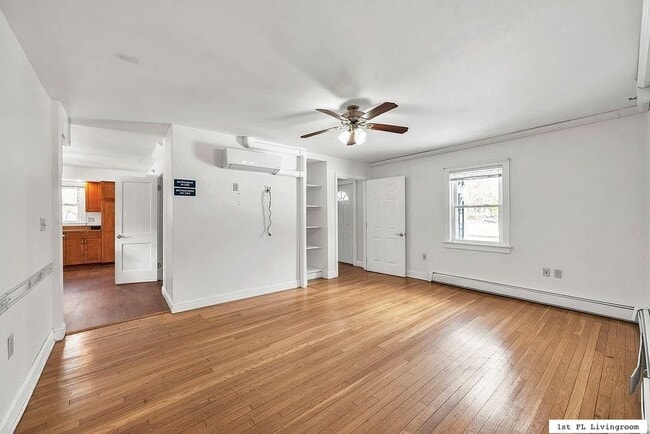 livngroom - 153 Hunting Lodge Rd