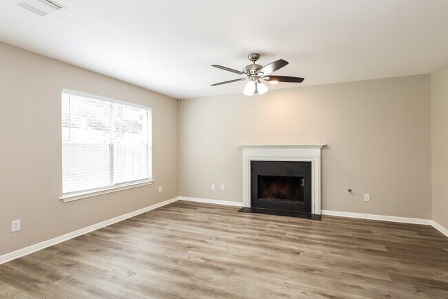 Building Photo - 10503 Coyote Hill