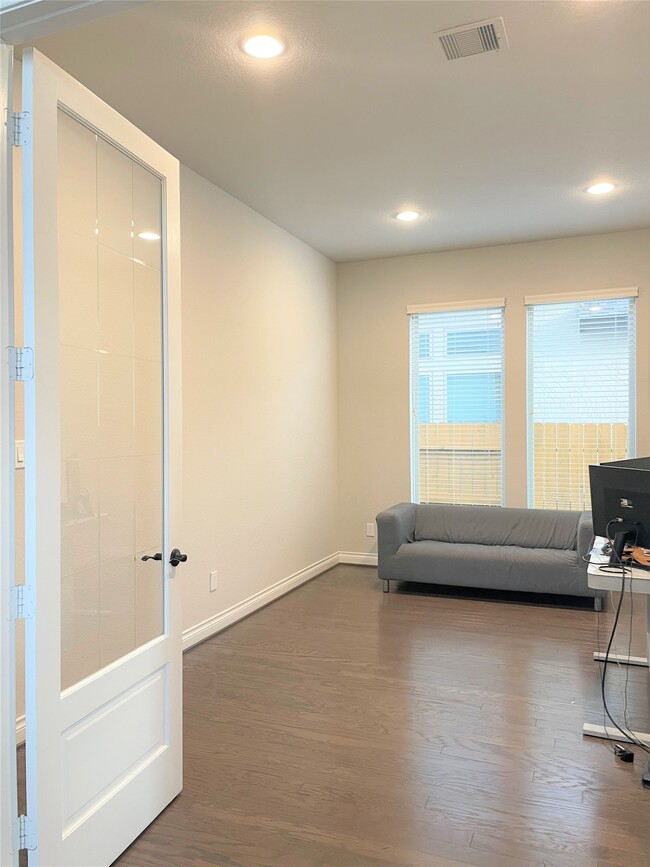 Foto del edificio - 11223 Oudney Ct