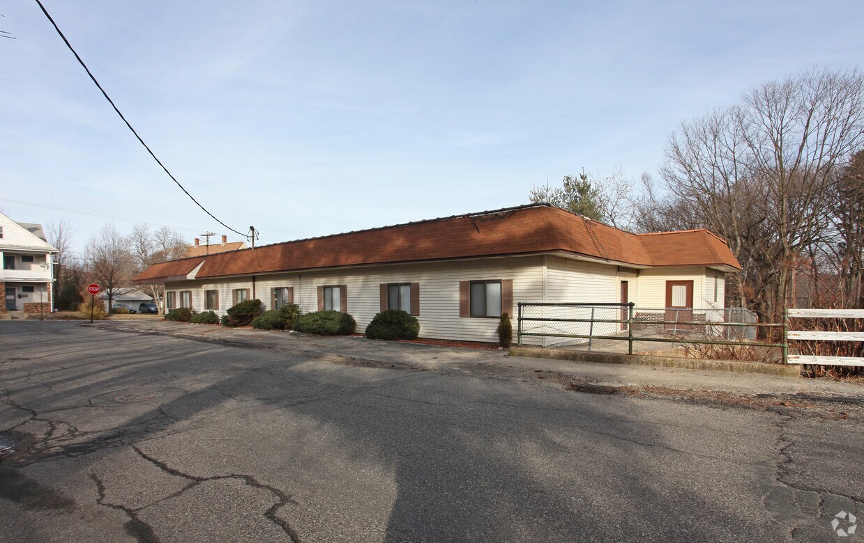 Building Photo - 81 Culvert St