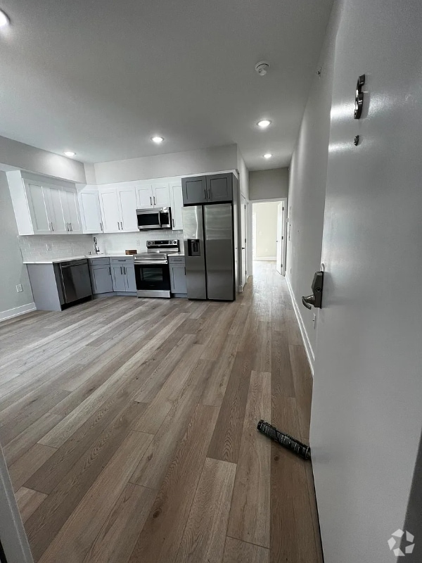 Building Photo - 719 N 35th St