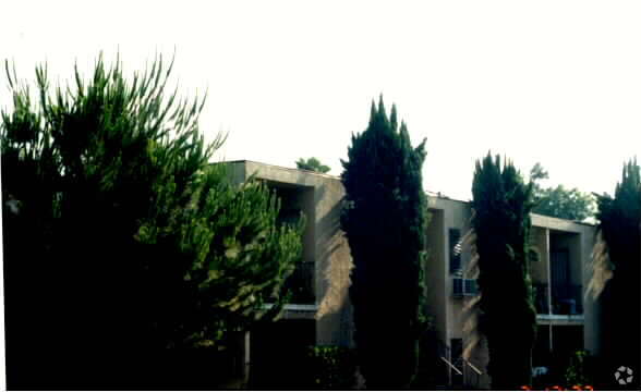 Foto del edificio - 911 S Marengo Ave