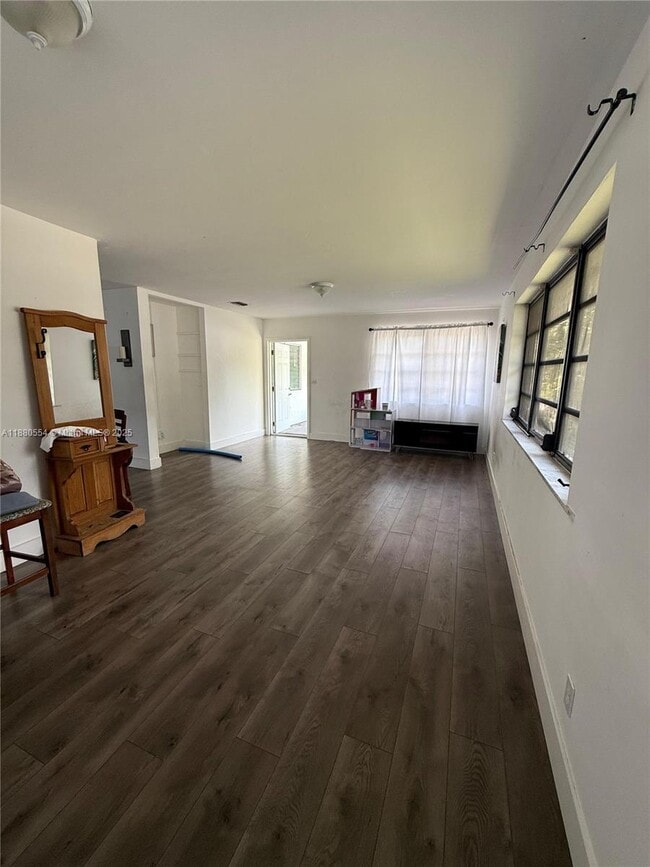Foto del edificio - 500 NE 136th St