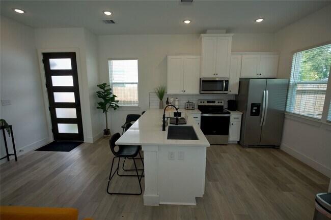 Foto del edificio - 8703 Wileyvale Rd