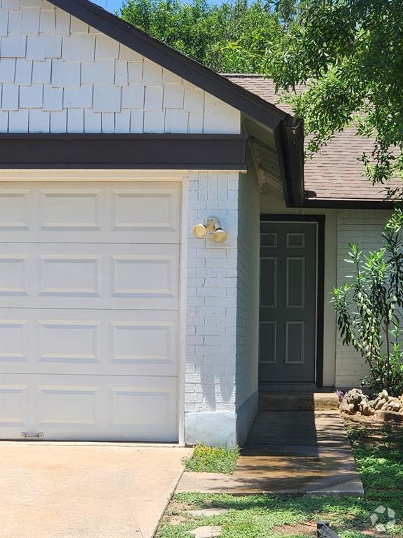 Building Photo - 11306 Walnut Ridge Dr