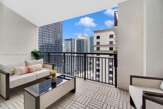 Foto del edificio - 999 SW 1st Ave