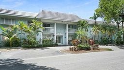 Building Photo - 1200 Mariposa Ave