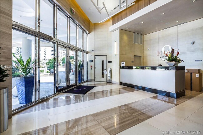 Foto del edificio - 999 SW 1st Ave