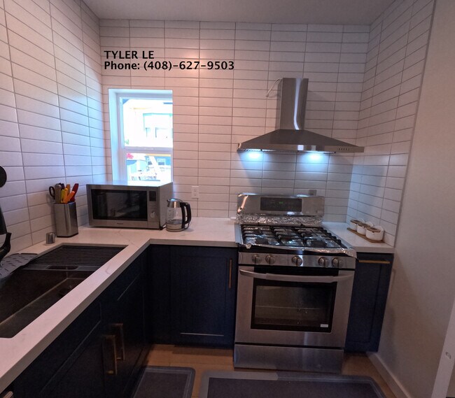 Cocina principal - 6115 Fremont St