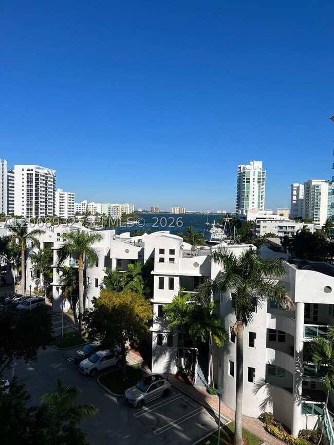 Building Photo - 7900 Harbor Island Dr