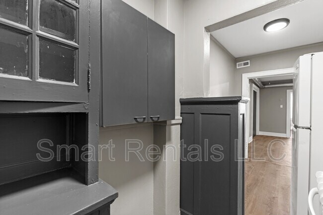 Foto del edificio - 5618 S Grand Blvd