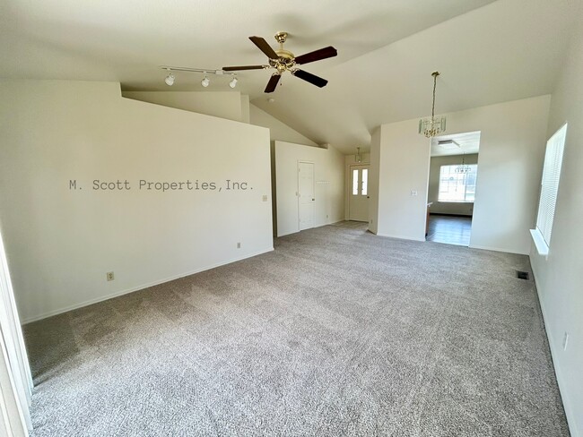 Building Photo - 1449 N Marion Russell Dr